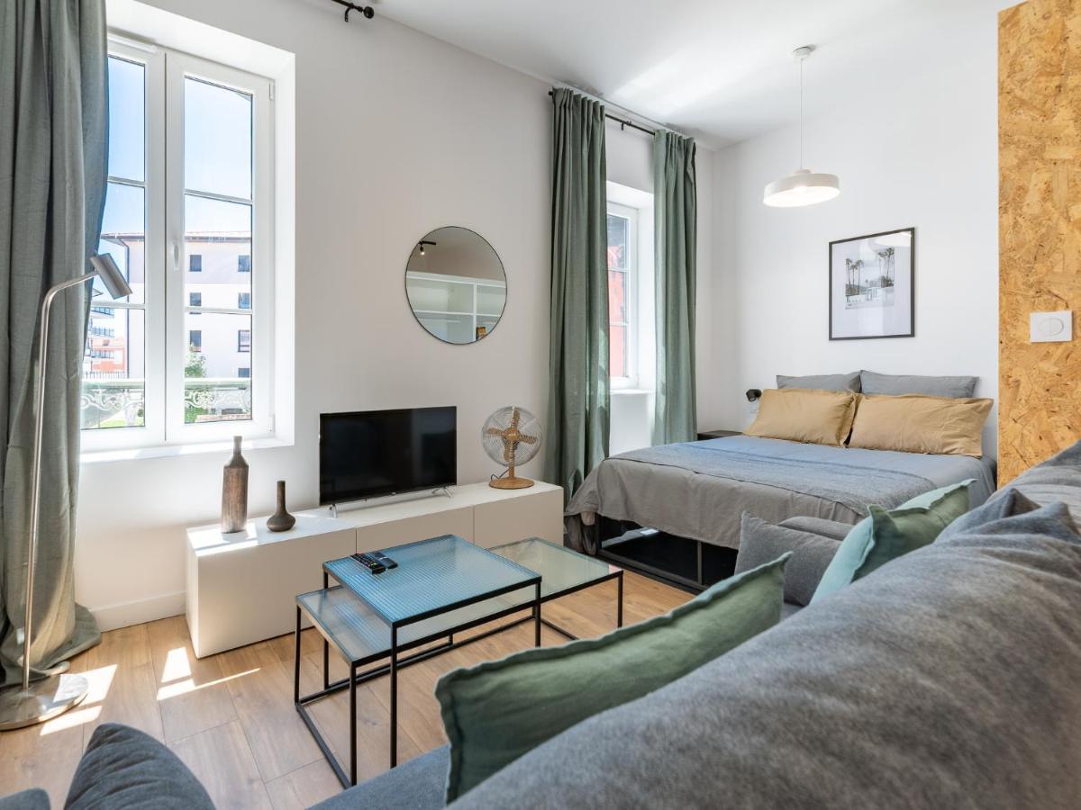 L'Escapade Roannaise Apartment Руан Екстериор снимка